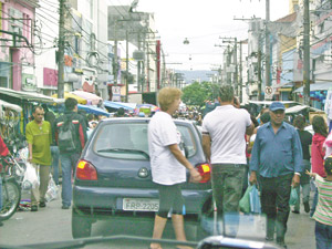 Ambulantes tomam espaço na rua