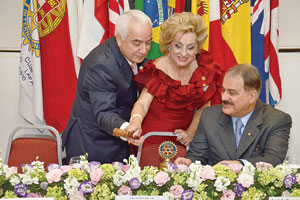 Roberto Uria toma posse no Rotary Lapa