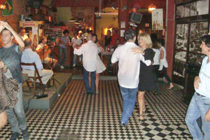 Bailes no Magnólia Bar