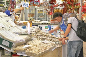 Mercado faz curso de preparo de peixes para Páscoa