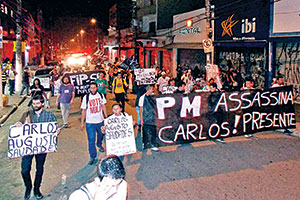 Manifestantes voltam|às ruas da Lapa