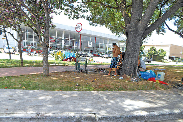 Ação de limpeza divide opiniões na Vila Leopoldina