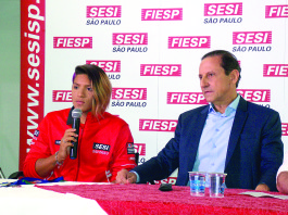 Sesi celebra medalhas de natação em Mundial