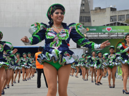 Bolivianos celebram festa da Independência no Memorial