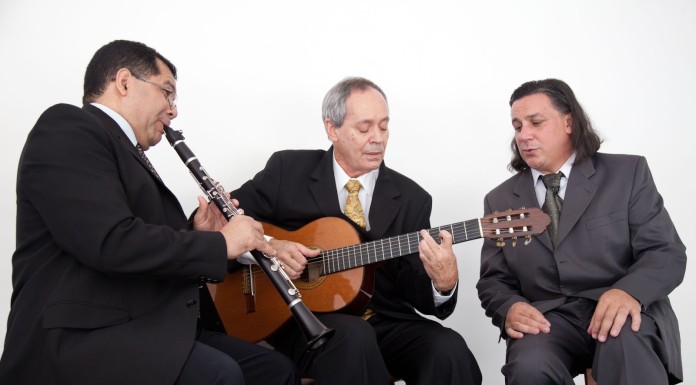 Renato Braz, Edson Alves e Proveta lançam álbum em homenagem a João Gilberto