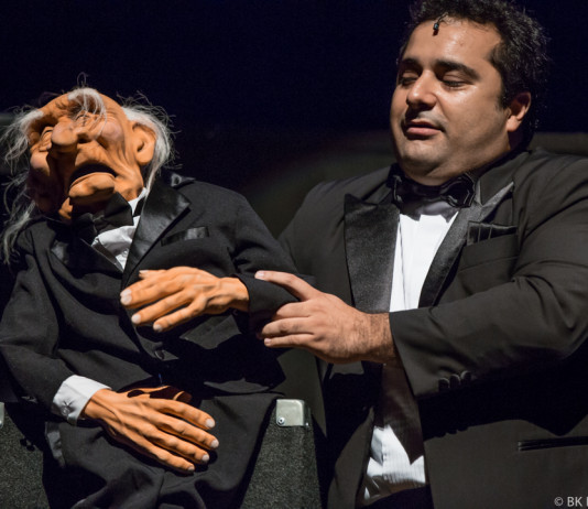 Show de bonecos ganha palco no Teatro UMC