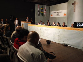 Comunidade lota teatro do Tendal da Lapa para sessão da Câmara