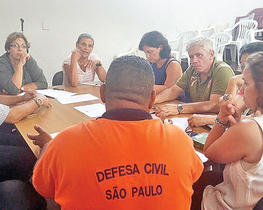 Subprefeitura discute ações de combate a dengue