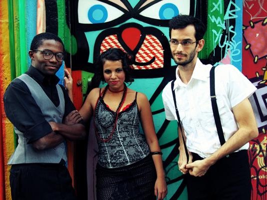 Uma noite de música pop italiana no Serralheria