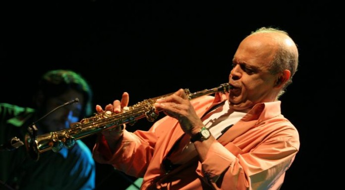 Nivaldo Ornelas celebra 50 anos de carreira no Sesc Pompeia