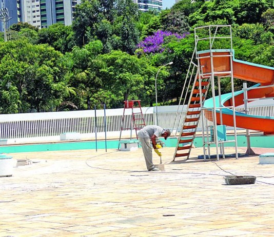 Obra na Piscina do Clube Pelezão chega a fase final