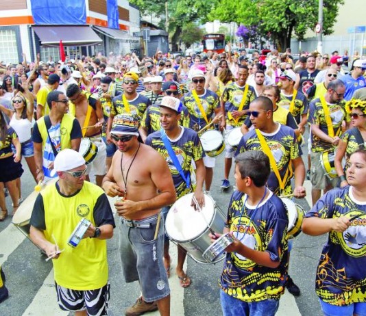 Seis blocos encerram carnaval de rua na região