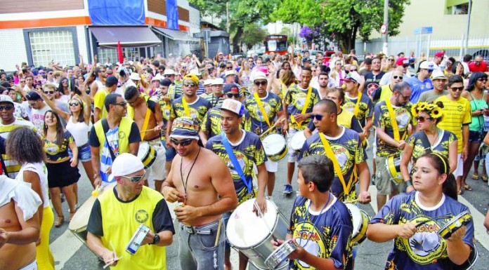 Seis blocos encerram carnaval de rua na região