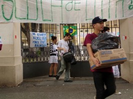 Anhanguera é a última escola a ser desocupada