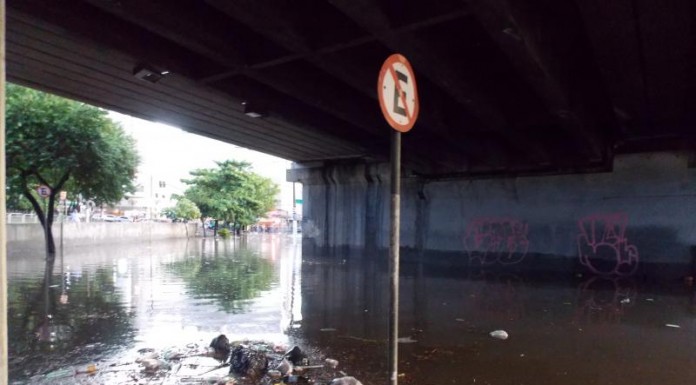 Lapa volta a sofrer com alagamentos
