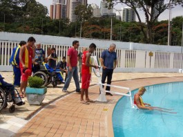 Secretário participa de reabertura da piscina do Pelezão