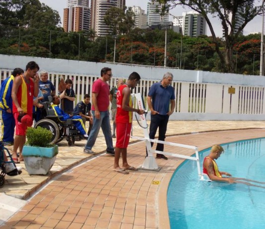 Secretário participa de reabertura da piscina do Pelezão