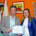 7. Jaelson Nascimento dos Santos foi o palestrante na reunião do RCSP – Alto da Lapa com o tema “Projeto Implantes e Sorrisos” e recebeu certificado pela palestra pela presidente Katia Dias, na quarta-feira (1), na Pizzaria Famiglia Lucco. (Foto Samuel Barcellos)