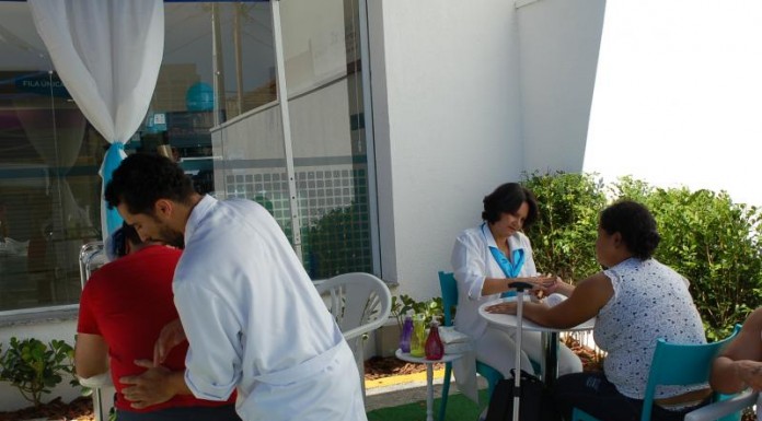 Massagem e testes gratuitos na inauguração da Droga Raia na Vila Romana