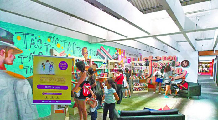 Tendal ganha espaço para doação e retirada de livros