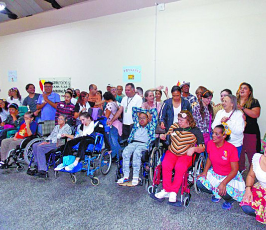 Unidade Lapa da Rede Lucy  Montoro realiza arraiá