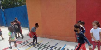 Escolas propõem a moradores a ‘ceder’ calçadas para brincadeiras
