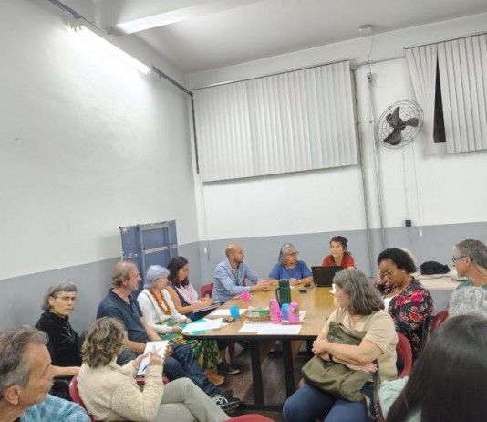 Mutirão de plantio e poda é alternativa para atraso nos serviços de manejo arbóreo, defendem moradores