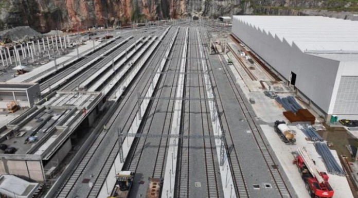 Linha 6-Laranja do Metrô recebe primeiro trem para testes