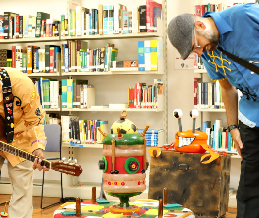 Apresentação interativa com caixotes é destaque na programação do Tendal