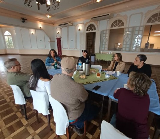 Vereadora Marina Bragante visita União Fraterna e organiza sessão solene para o centenário