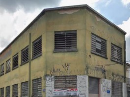 Moradores e escolas se mobilizam contra centro de acolhida na Lapa