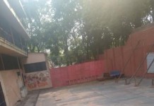 Prefeitura promete para este ano contratação para obra de muro em escola na Leopoldina Prefeitura promete para este ano contratação para obra de muro em escola na Leopoldina