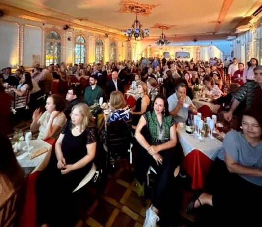 Festa do centenário do União Fraterna reúne mais de 400 convidados