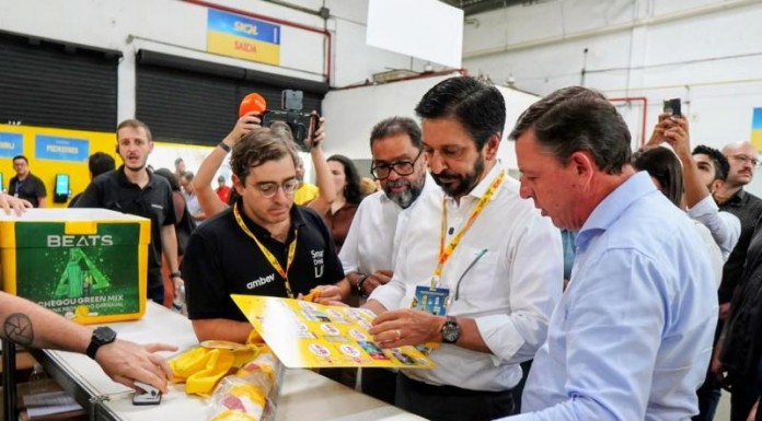 ESPECIAL CARNAVAL  Prefeito acompanha treinamento de ambulantes na Bara Funda