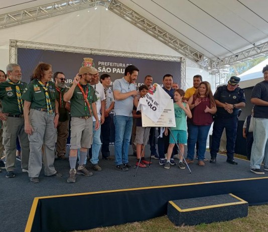 PARQUE ORLANDO VILLAS BÔAS  Prefeito entrega área revitalizada à população