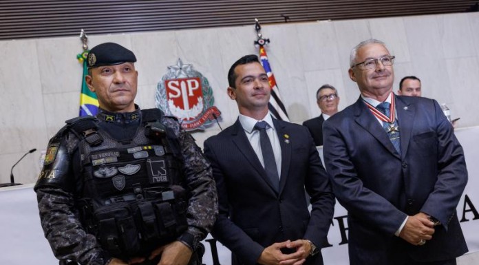 Ex-subprefeito coronel Telhada recebe homenagem da Assembleia Legislativa