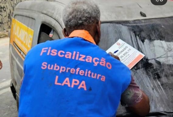 Sub Lapa faz ação para fiscalizar veículos abandonados