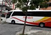 Casa tombada fica ‘na mira’ de ônibus e caminhões
