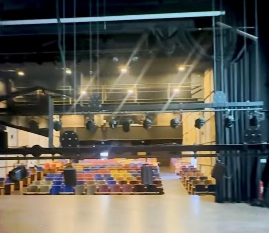 Teatro Cacilda Becker reabre após reforma